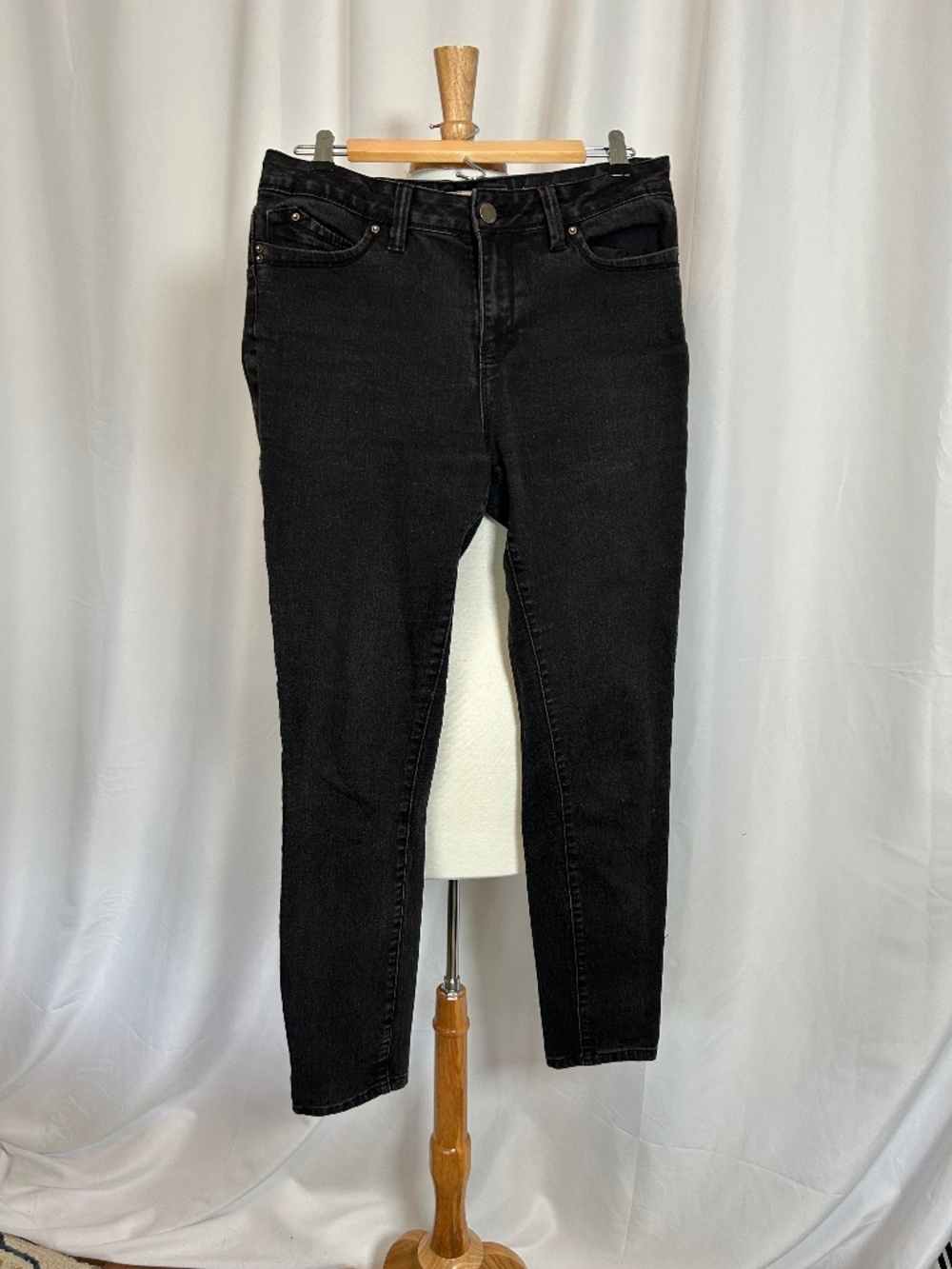 YMI BLACK MID-RISE SKINNY JEANS - SIZE 13